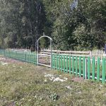 В д. Аптале приступили к ремонту ограждения кладбища